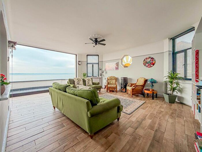 3 Bedroom Flat For Sale In Chalkwell Esplanade, Westcliff-On-Sea, SS0