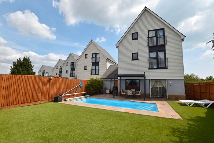5 Bedroom Detached House For Sale In Dunstall Lane, St. Marys Bay, Romney Marsh, TN29