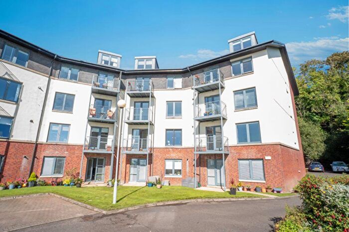 3 Bedroom Flat For Sale In Wemyss Point, Undercliff Road, Wemyss Bay, PA18