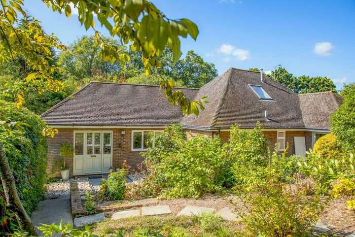 3 Bedroom Detached House For Sale In Whydown Road, Bexhill-On-Sea, TN39