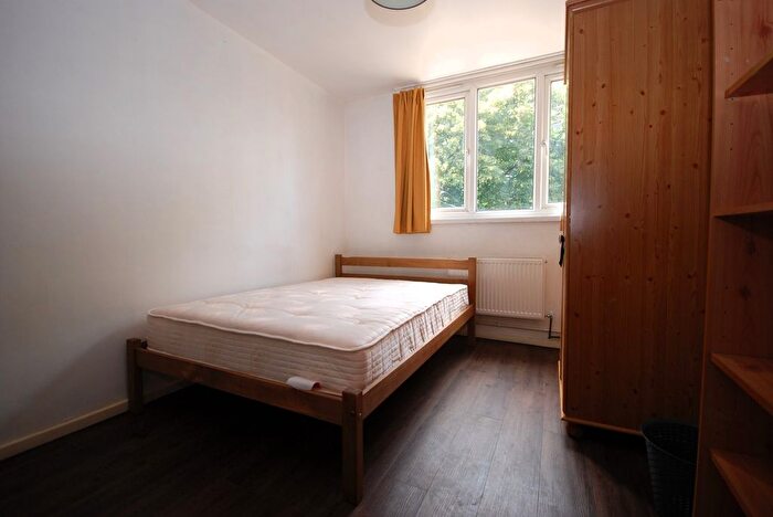 5 Bedroom Flat To Rent In Carlton Grove, London, SE15