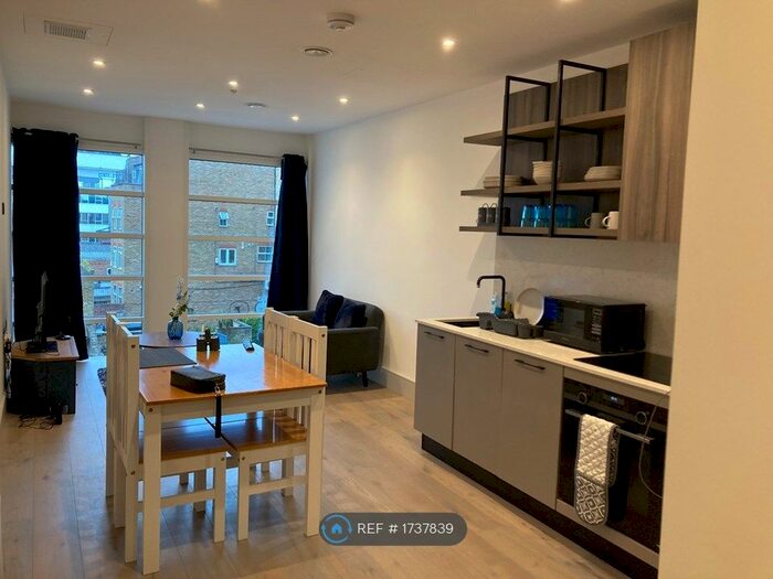 2 Bedroom Flat To Rent In Clapham Road, London, SW9