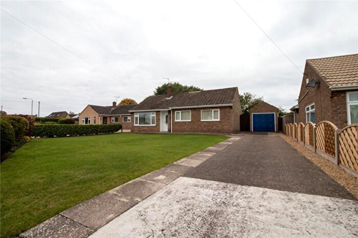 3 Bedroom Bungalow For Sale In The Crescent, Beckingham, Doncaster, DN10