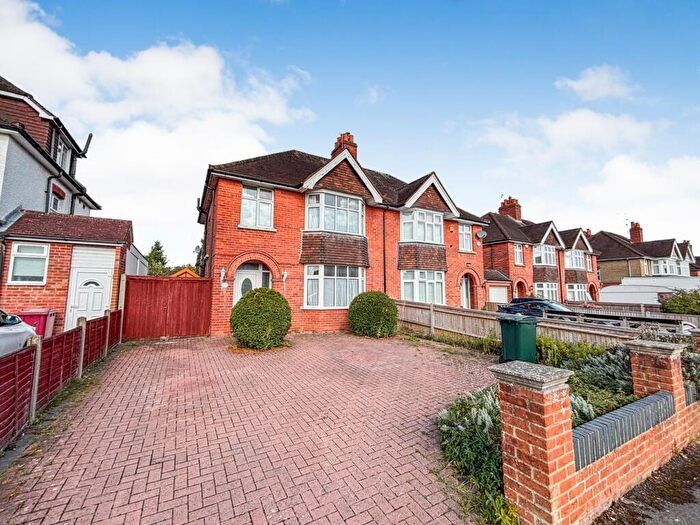 3 Bedroom Semi-Detached House To Rent In Kenilworth Avenue, Reading, RG30