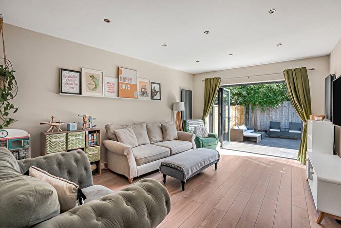 3 Bedroom Semi-Detached House For Sale In Colchester Close, Southend-On-Sea, SS2