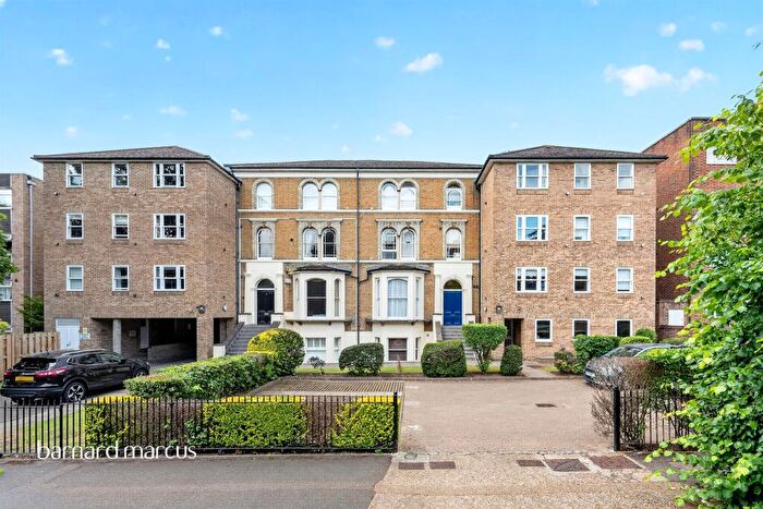Studio For Sale In The Avenue, Surbiton, KT5