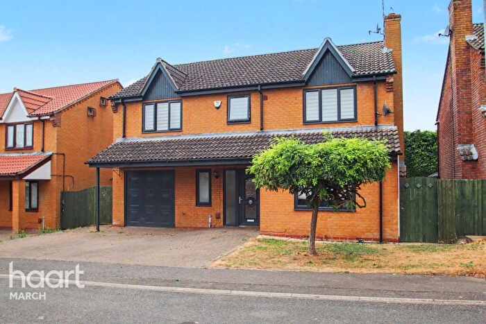 5 Bedroom Detached House For Sale In Willowbrook Drive, Coates, PE7