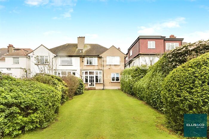 4 Bedroom Semi-Detached House For Sale In Golders Green Road, Golders Green, NW11