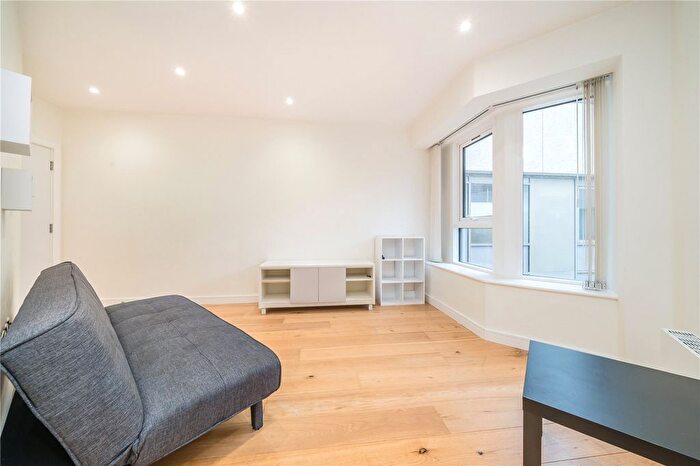 1 Bedroom Flat To Rent In Tryon Apartments, Balfour Road, Hounslow, TW3