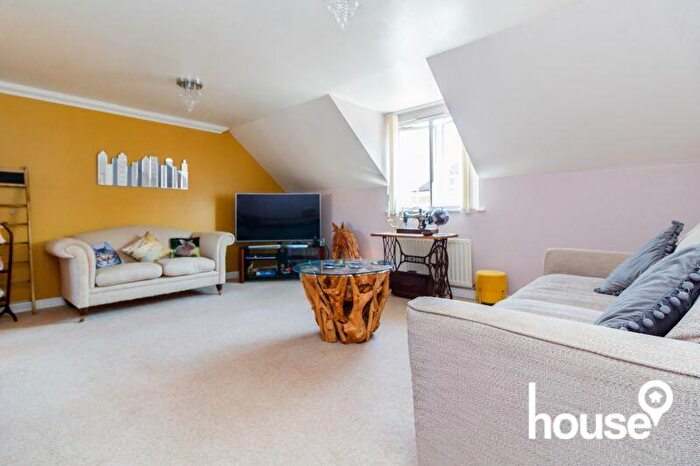 2 Bedroom Coach House For Sale In Cormorant Road, Iwade, ME9