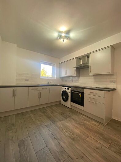 1 Bedroom Flat To Rent In Highland Court, Gordon Road, South Woodford, E18