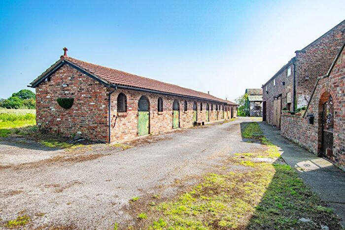 5 Bedroom Farmhouse For Sale In Grange Road, Hemingbrough, North Yorkshire, YO8