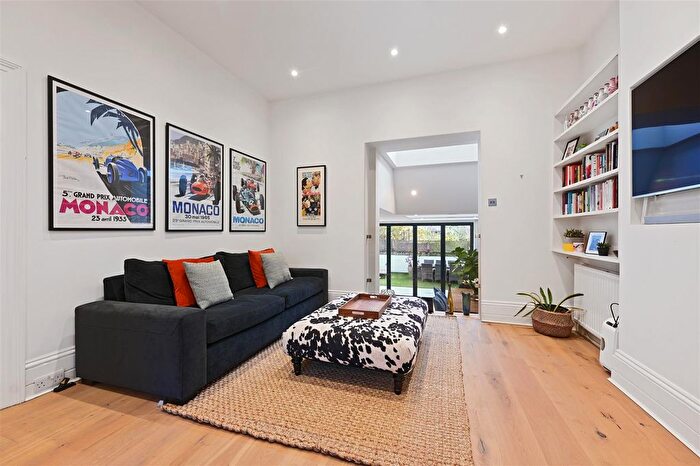 4 Bedroom Terraced House For Sale In Godolphin Road, London, W12