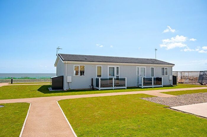 2 Bedroom Lodge For Sale In Wilsthorpe, Bridlington, YO15