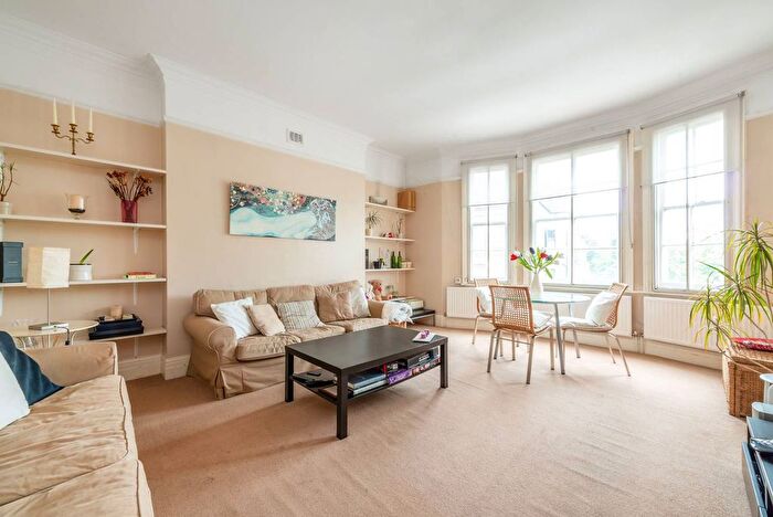 3 Bedroom Flat To Rent In Edith Villas, West Kensington, London, W14
