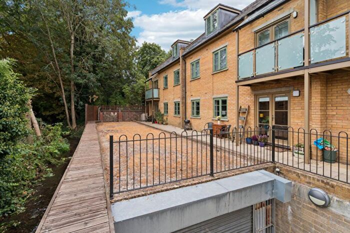 2 Bedroom Apartment For Sale In Nightingale Road, Hitchin, SG5