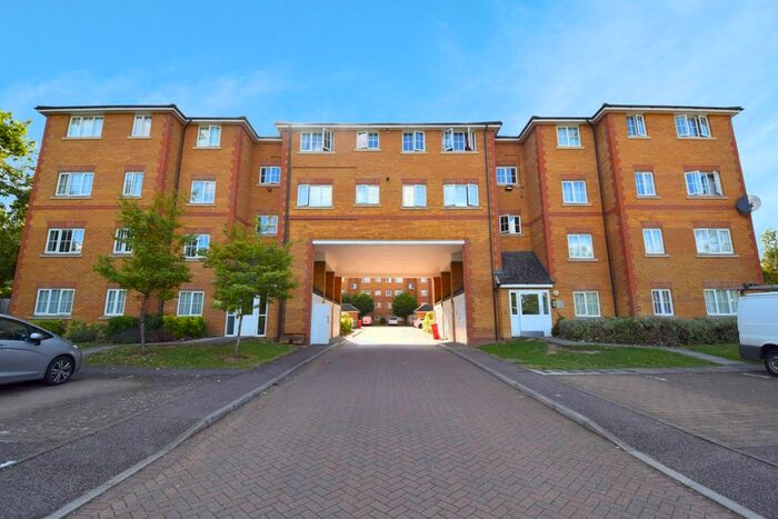 2 Bedroom Flat To Rent In Postmasters Lodge, Exchange Walk, Pinner, Greater London, HA5