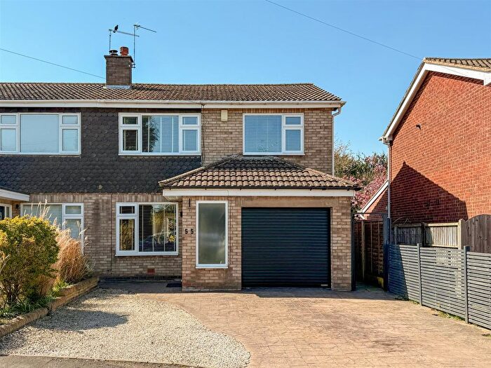 3 Bedroom Semi-Detached House For Sale In Bagshaw Close, Coventry, CV8