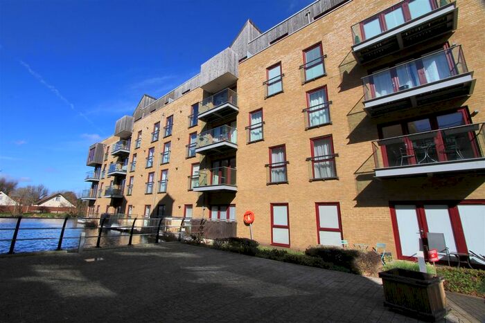 2 Bedroom Flat To Rent In Kings Mill Way, Denham, UB9