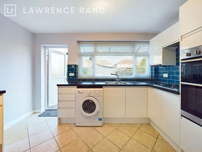 3 Bedroom Terraced House For Sale In Rhyl Road, Perivale, Greenford, UB6