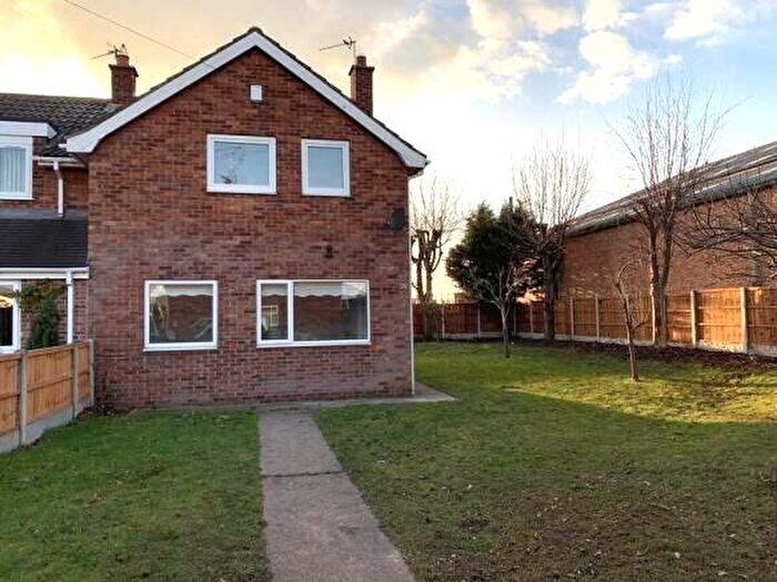 3 Bedroom End Of Terrace House To Rent In Trent Way, Newark, NG24