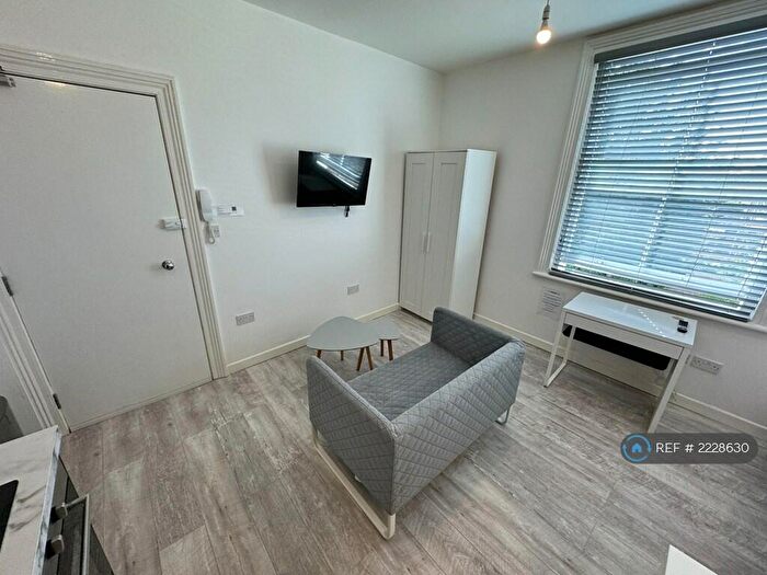 Studio To Rent In Goldstone Villas, Hove, BN3