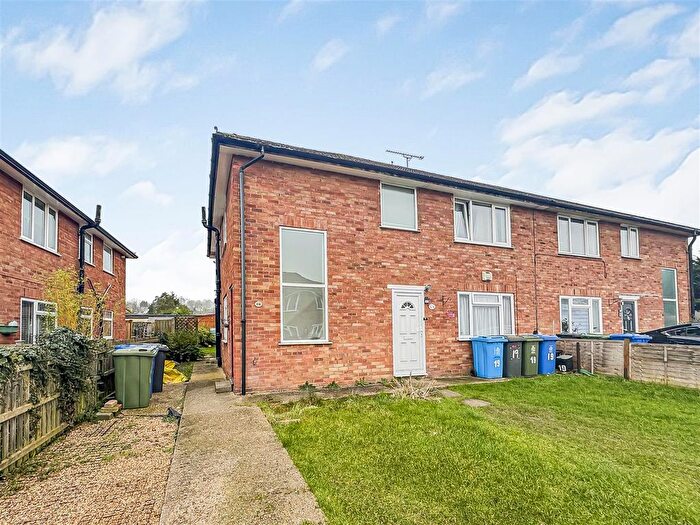 2 Bedroom Flat For Sale In Monks Road, Windsor, SL4