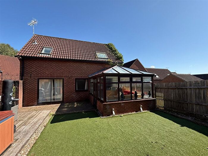 3 Bedroom Detached House For Sale In Downside Close, Blandford Forum, DT11