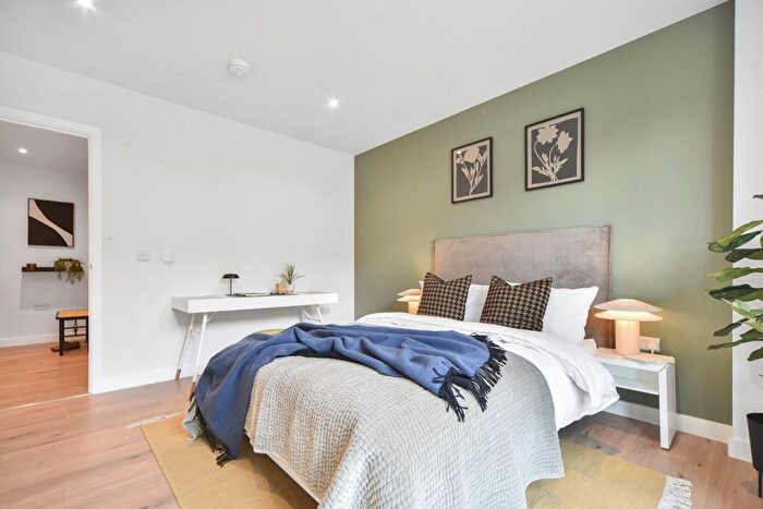 3 Bedroom Flat To Rent In Uncle, Deptford, SE8