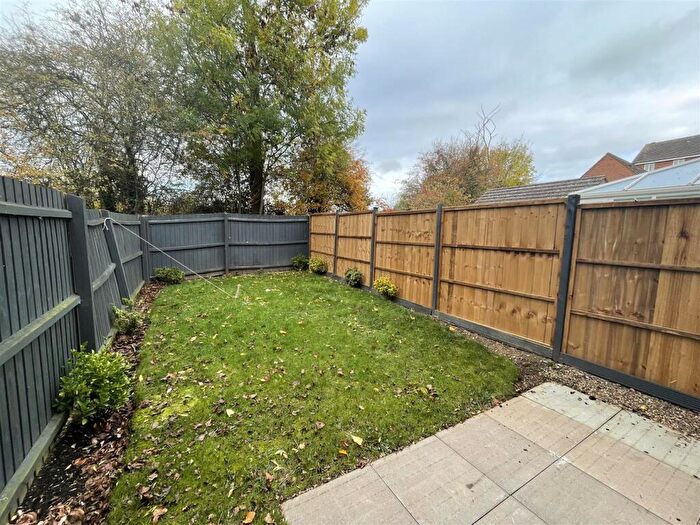 2 Bedroom End Of Terrace House For Sale In Erringtons Close, Oadby, Leicester, LE2