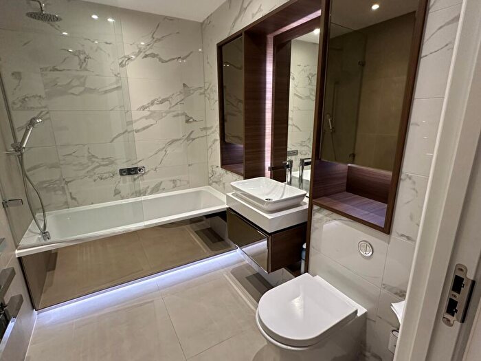 1 Bedroom Flat To Rent In Neroli House, Piazza Walk, E1