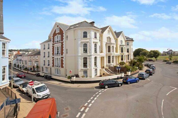 1 Bedroom Flat To Rent In South View, Teignmouth. TQ14