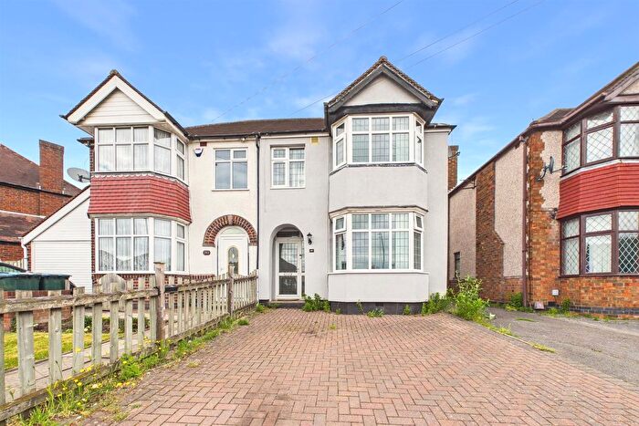 3 Bedroom Semi Detached House For Sale In Daventry Road, Cheylesmore, Coventry, CV3