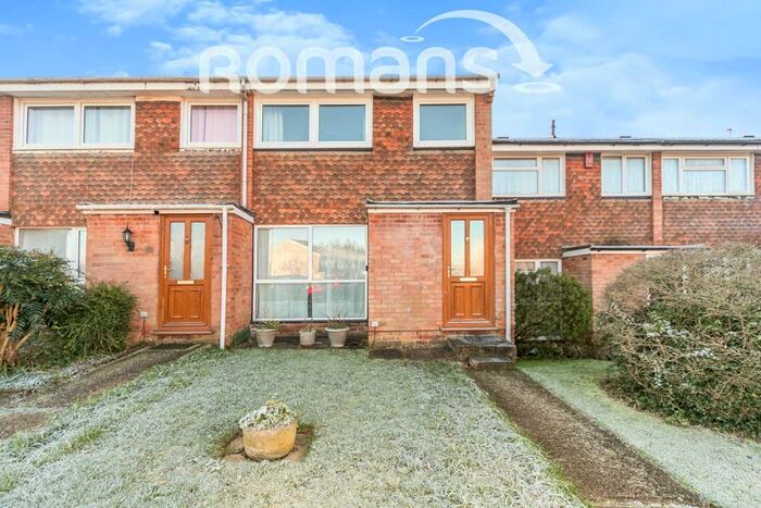 3 Bedroom Terraced House To Rent In Barnwood Close, Reading, RG30