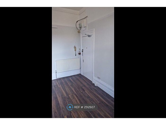 Studio To Rent In Croydon, London, CR0