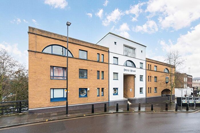 3 Bedroom Flat For Sale In Caledonian Road, Islington, N1