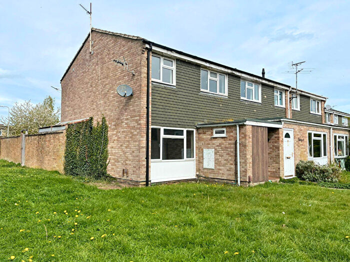 3 Bedroom End Of Terrace House For Sale In Burns Walk, Thatcham, RG18