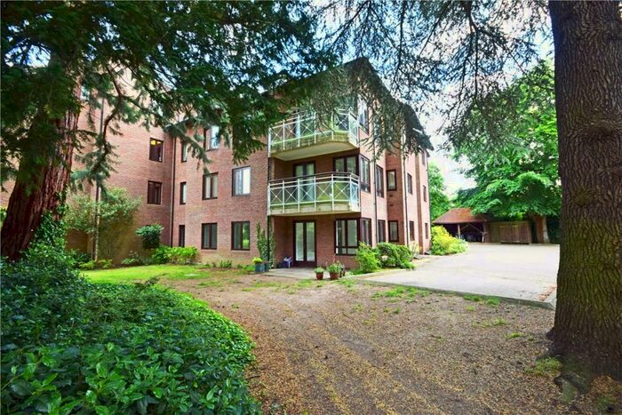 3 Bedroom Apartment To Rent In Southacre Drive, Cambridge, CB2