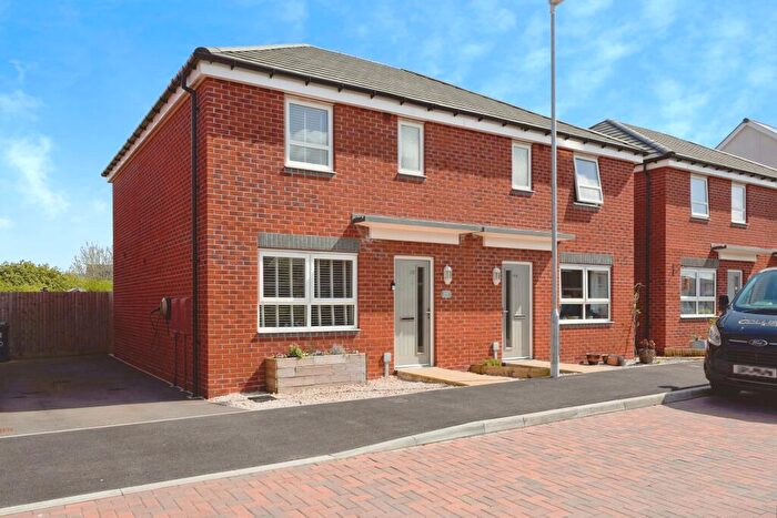 3 Bedroom Semi Detached House For Sale In Poskett Way, Charfield, GL12