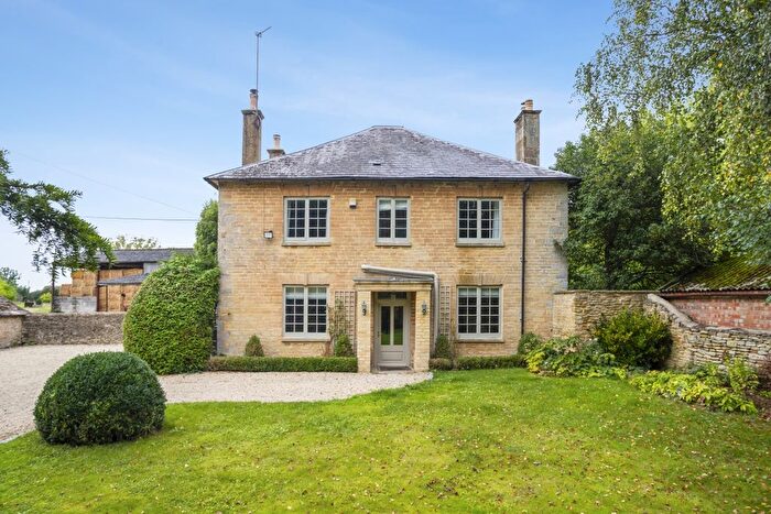 4 Bedroom Flat To Rent In Weald, Bampton, OX18