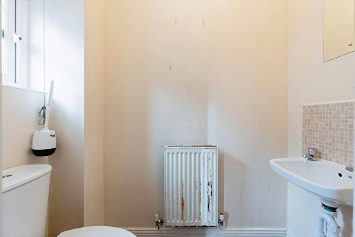 2 Bedroom Semi-Detached House For Sale In Ferndale Close, Gloucester, GL2