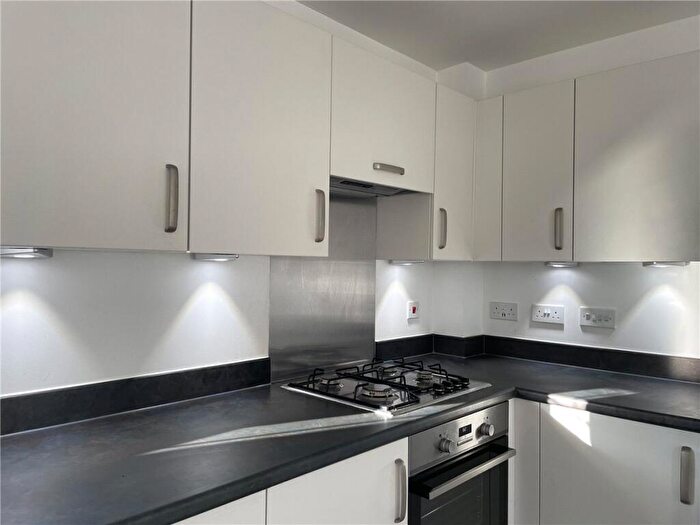 2 Bedroom Apartment To Rent In Aspen Way, Didcot, Oxfordshire, OX11