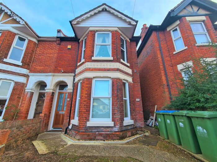 Studio To Rent In Hillside Avenue, Bitterne Park, SO18