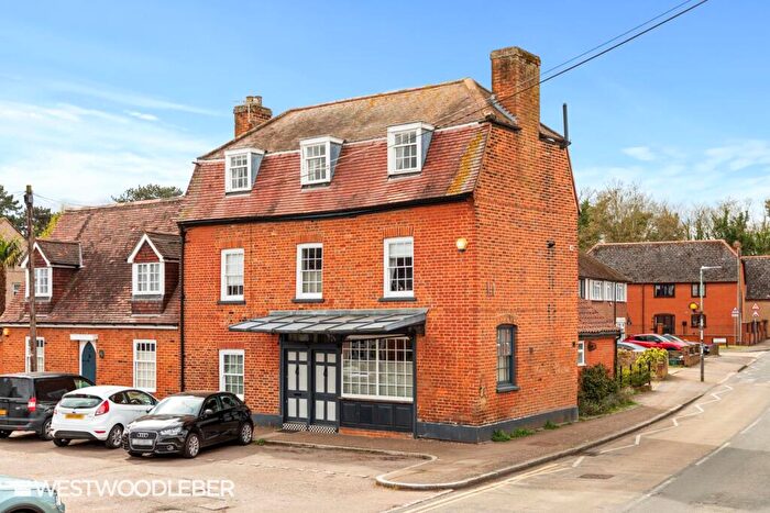 5 Bedroom Detached House For Sale In The Square, Broxbourne, EN10
