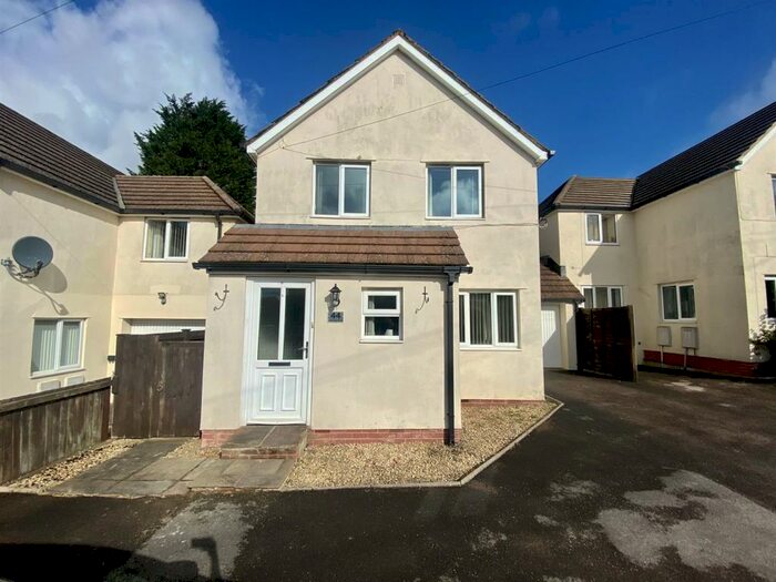 3 Bedroom Link Detached House To Rent In Dockham Road, Cinderford, Gloucestershire, GL14