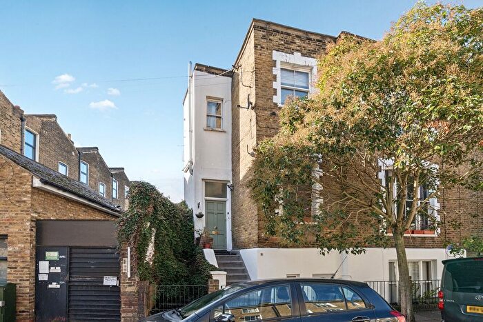 2 Bedroom Flat For Sale In Pomfret Road, Camberwell, London, SE5