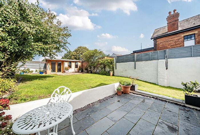 4 Bedroom End Of Terrace House For Sale In Hucclecote Road, Gloucester, Gloucestershire, GL3