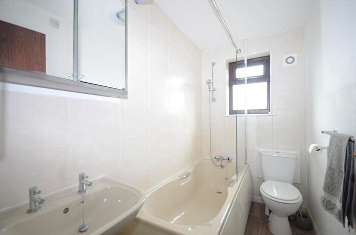 1 Bedroom Flat To Rent In Limber Court, Grimsby, DN34