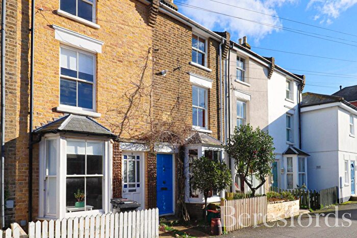 3 Bedroom Terraced House For Sale In Chapel Road, Burnham-On-Crouch, CM0