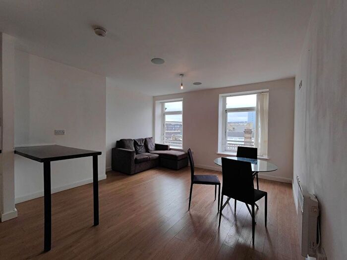 2 Bedroom Flat To Rent In Sunbridge Road, Bradford, BD1